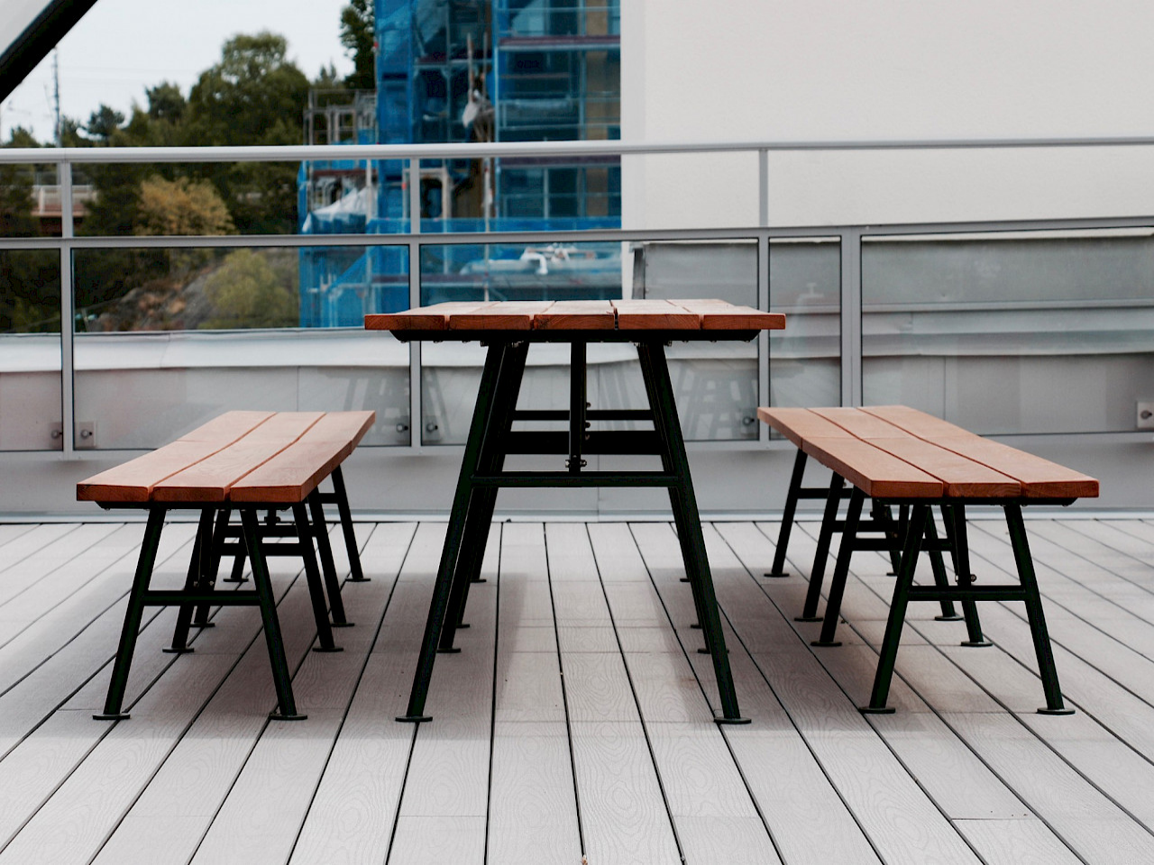 Complete set of picnic tables and chairs - Image 4