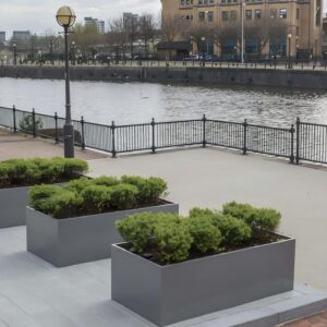 Rectangular metal flower pot